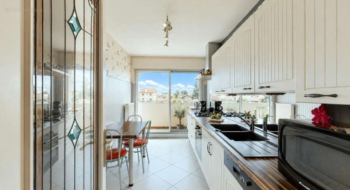 Appartement à LYON-8E