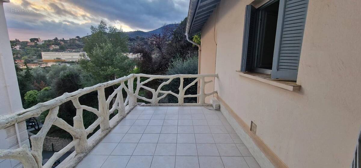 Appartement à MENTON