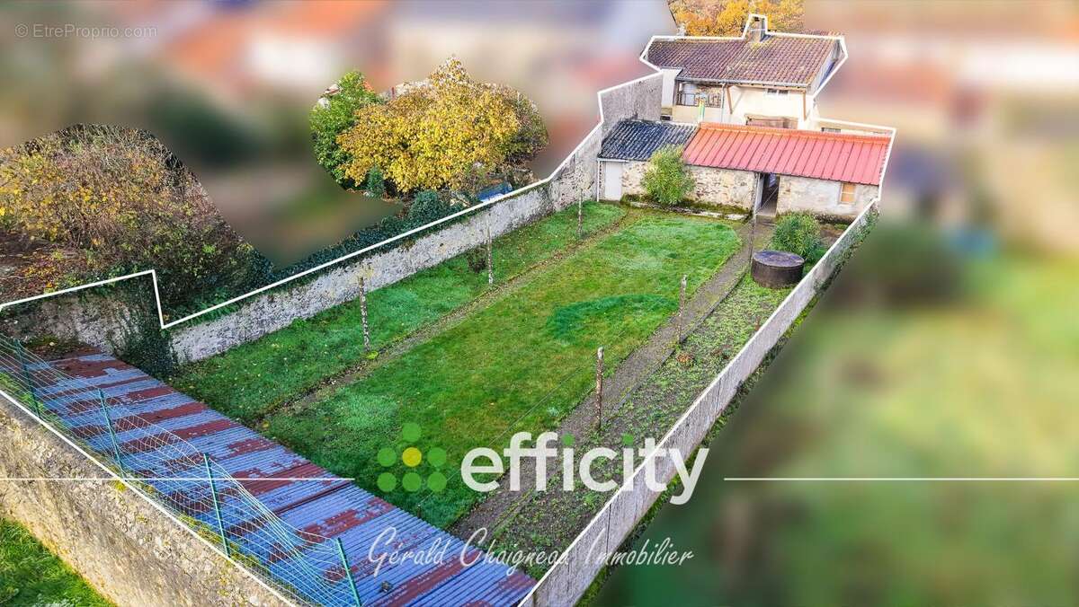 Maison à SAINT-COLOMBAN