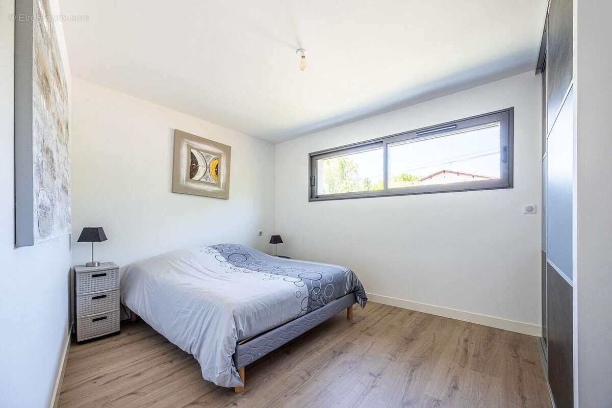 Maison 164 m² à Bessines  - photo 9