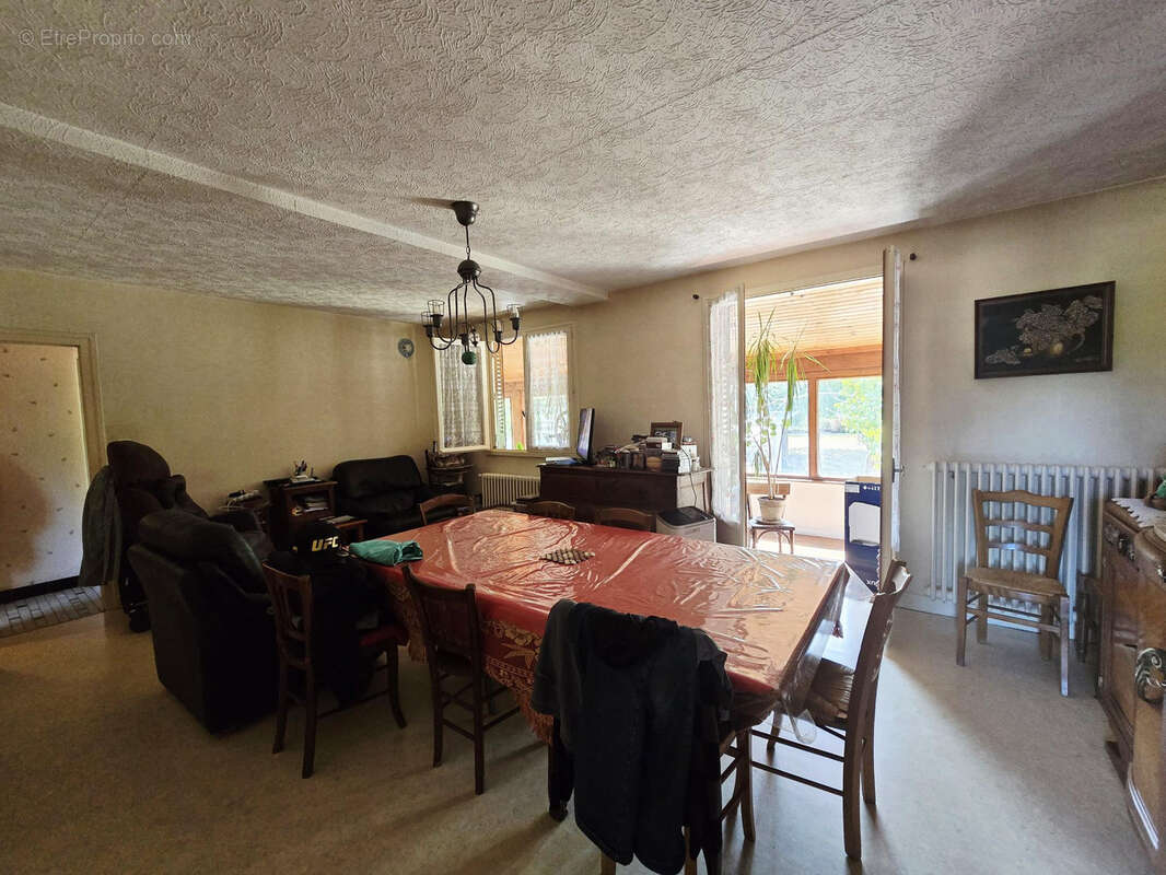 Maison à PUY-GUILLAUME