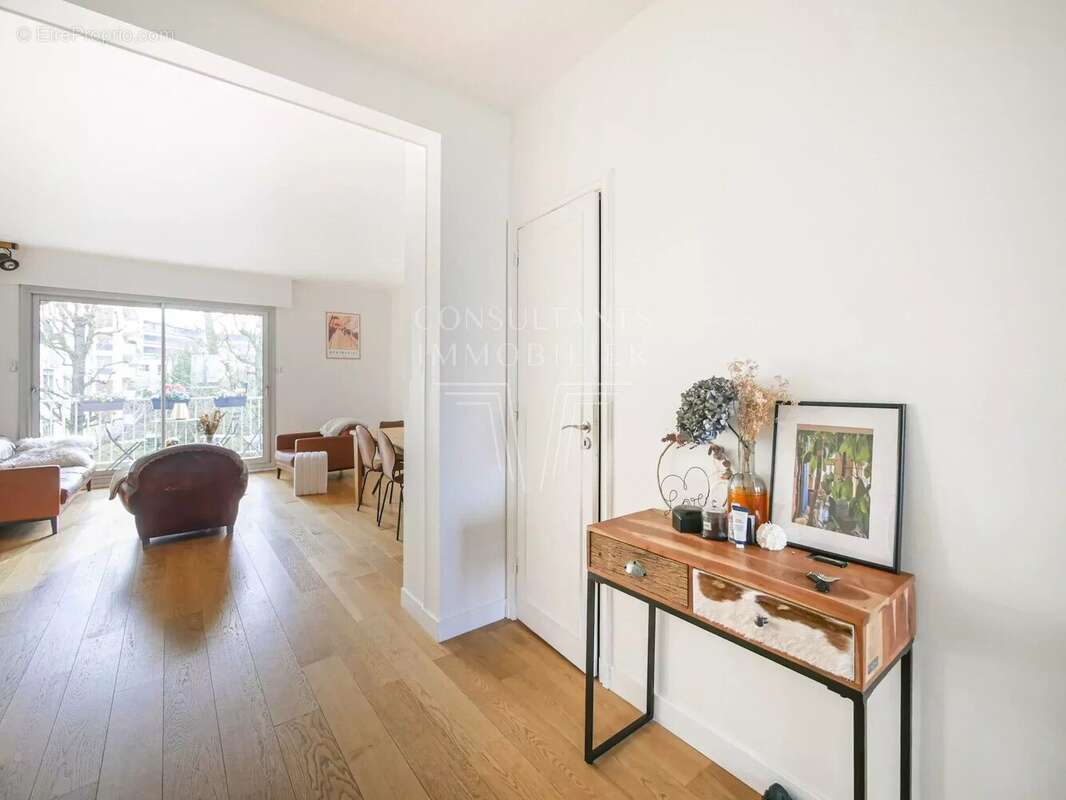 Appartement à NEUILLY-SUR-SEINE