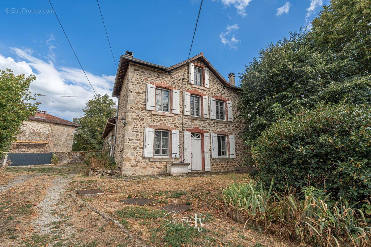 Maison à SAINT-DENIS-DES-MURS