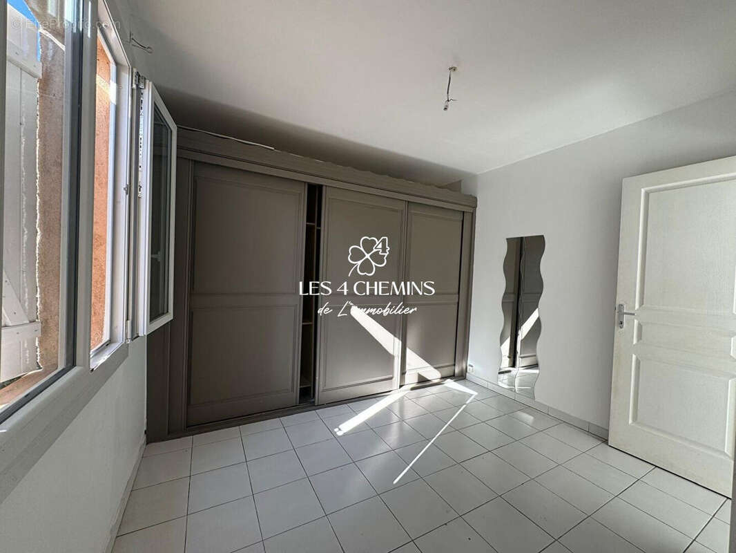 Appartement à PEYPIN