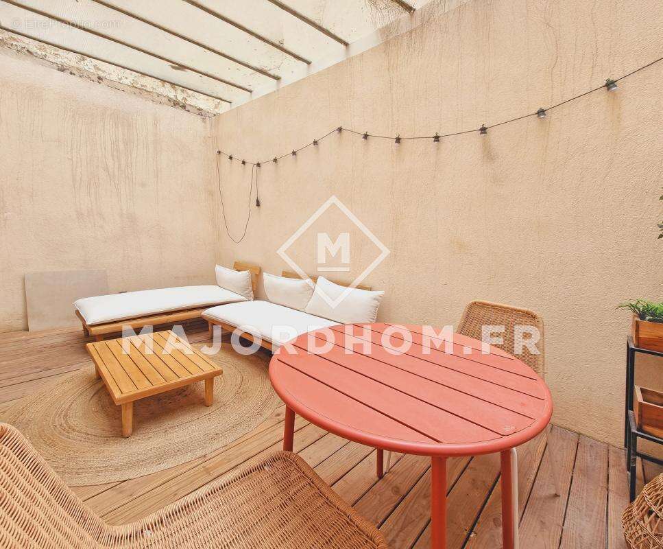 Vente type 2 terrasse cachet calme Hyper centre 13001 Marseille - photo 3