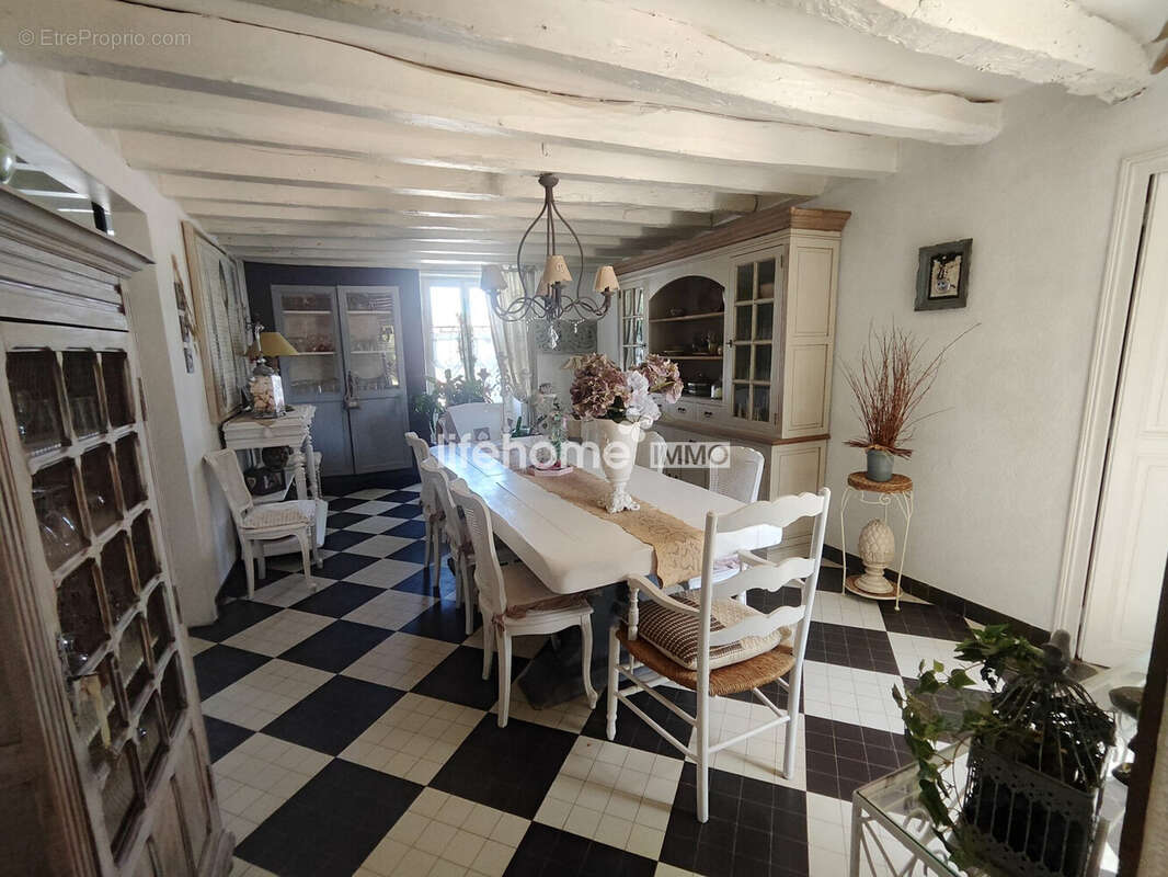 Maison 312 m² à Nohant-Vic  - photo 3