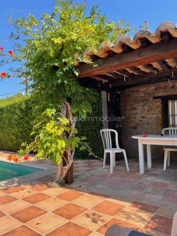 Maison à MONTSERET