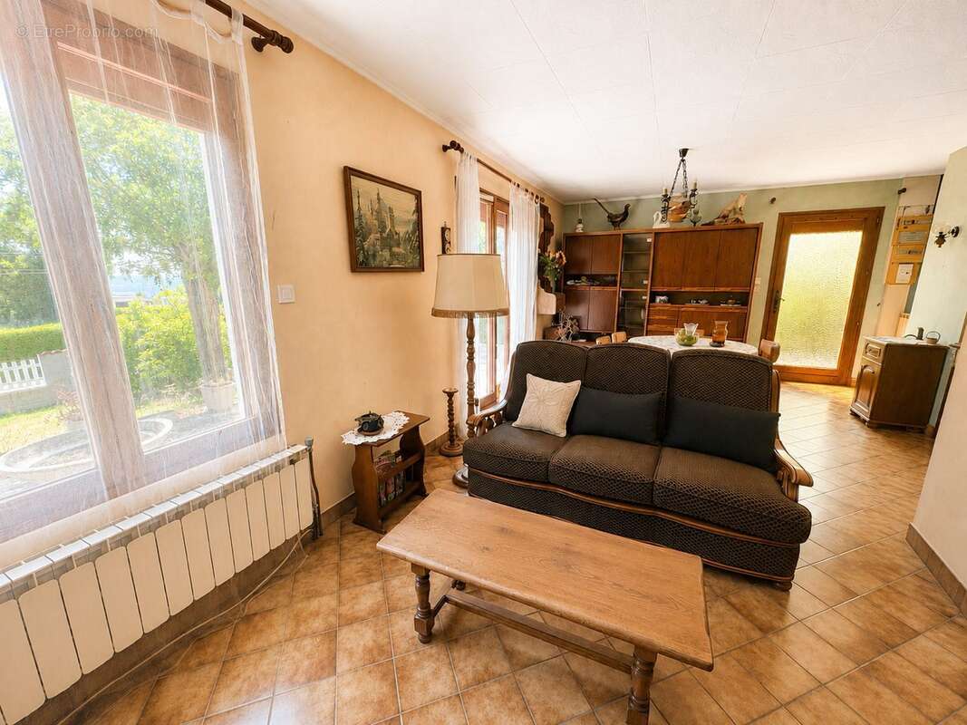 Maison 136 m² à Pommier-De-Beaurepaire  - photo 3