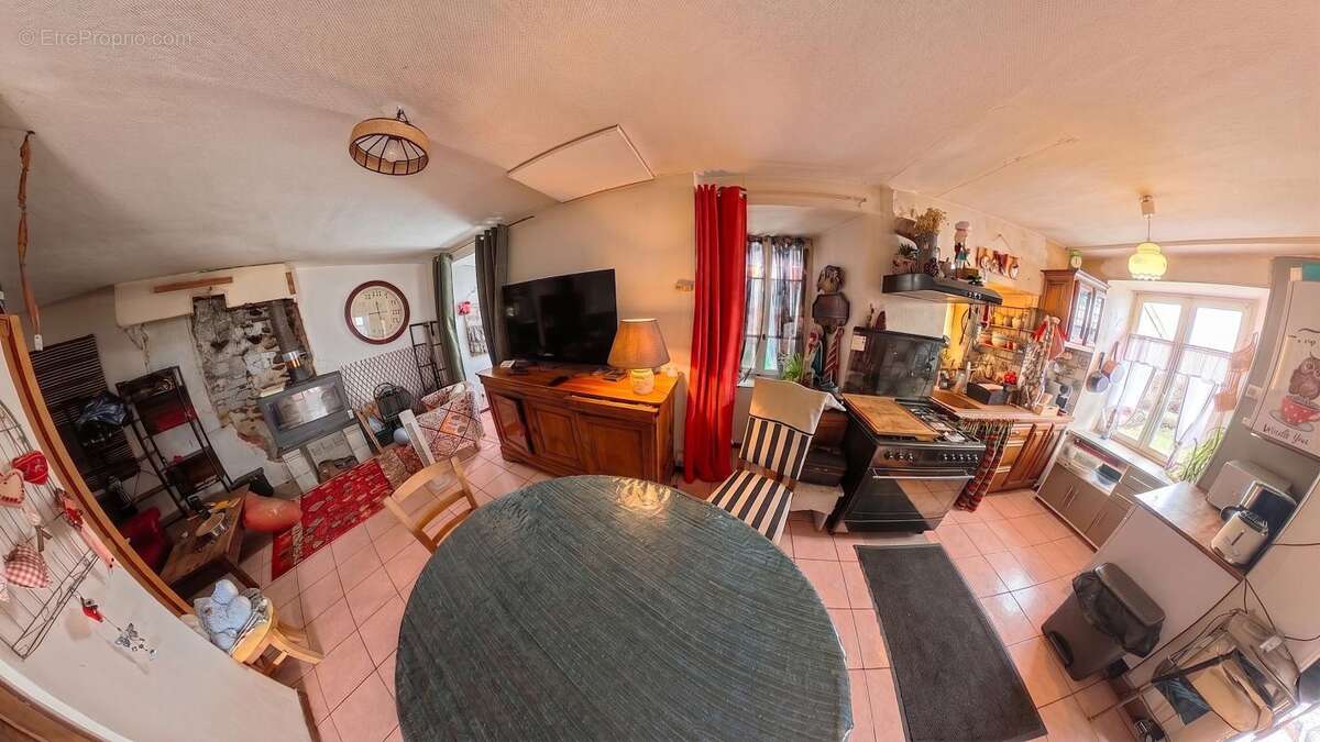 Maison 90 m² à Comps-La-Grand-Ville  - photo 3