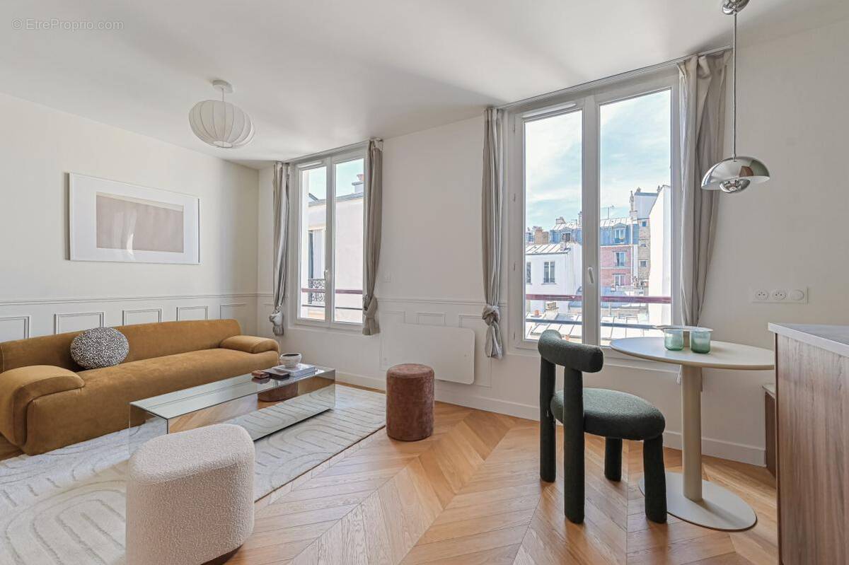 Appartement à PARIS-11E