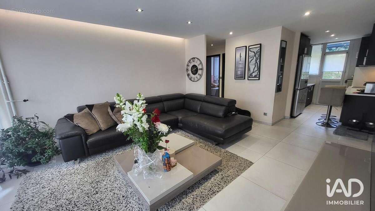 Photo 2 - Appartement à MARSEILLE-12E