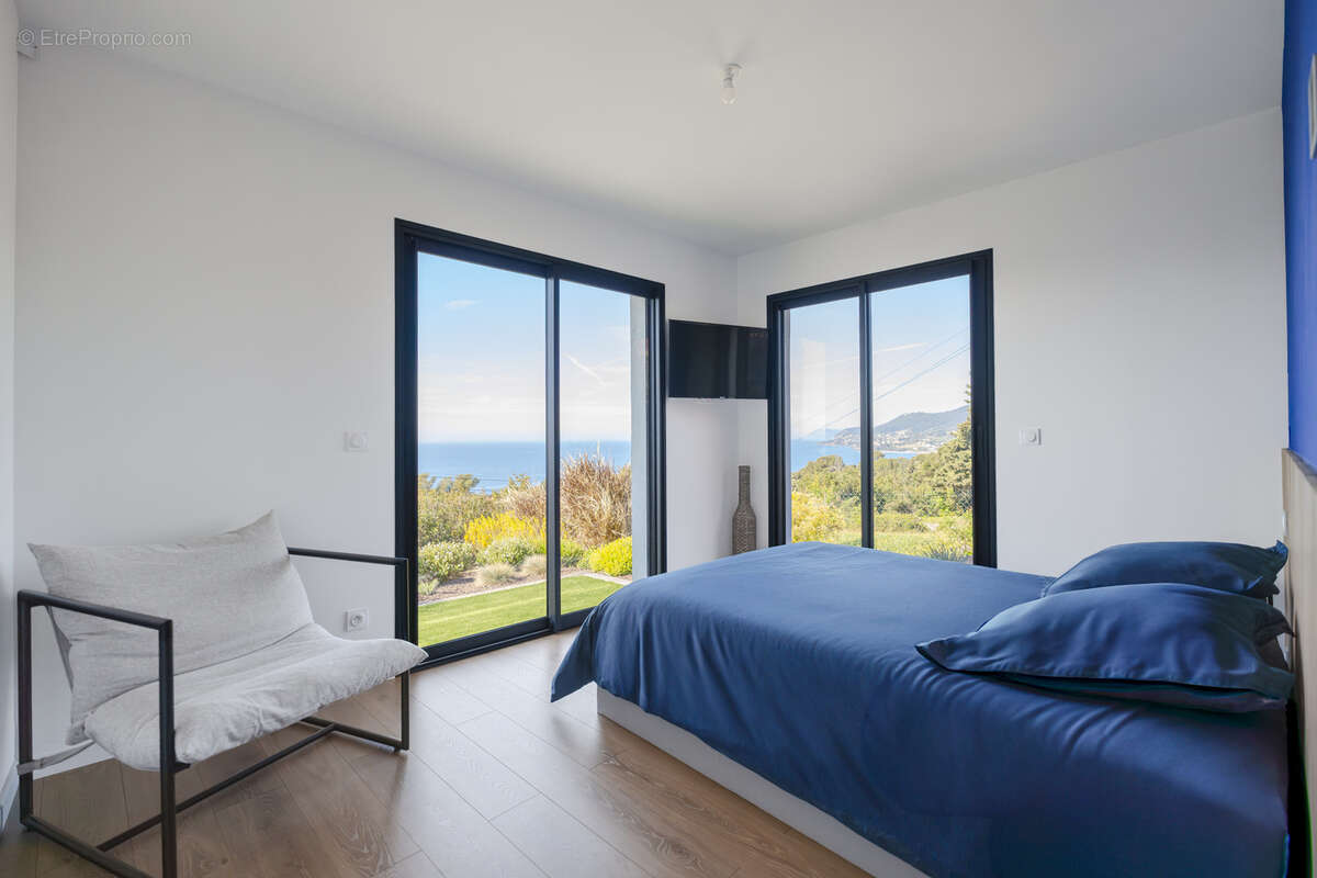 Maison à CARQUEIRANNE