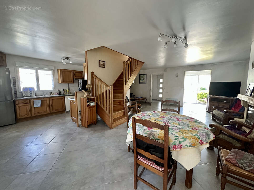 Maison à SAINT-CYPRIEN