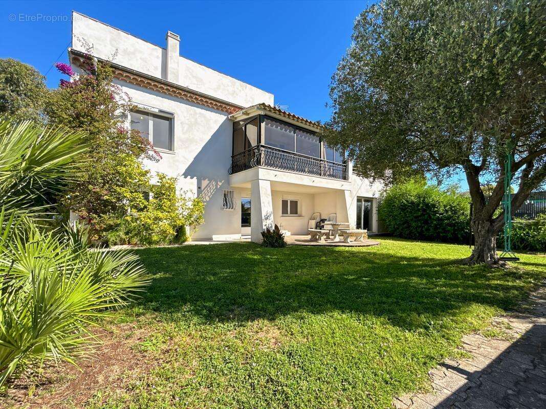Maison à PUGET-SUR-ARGENS