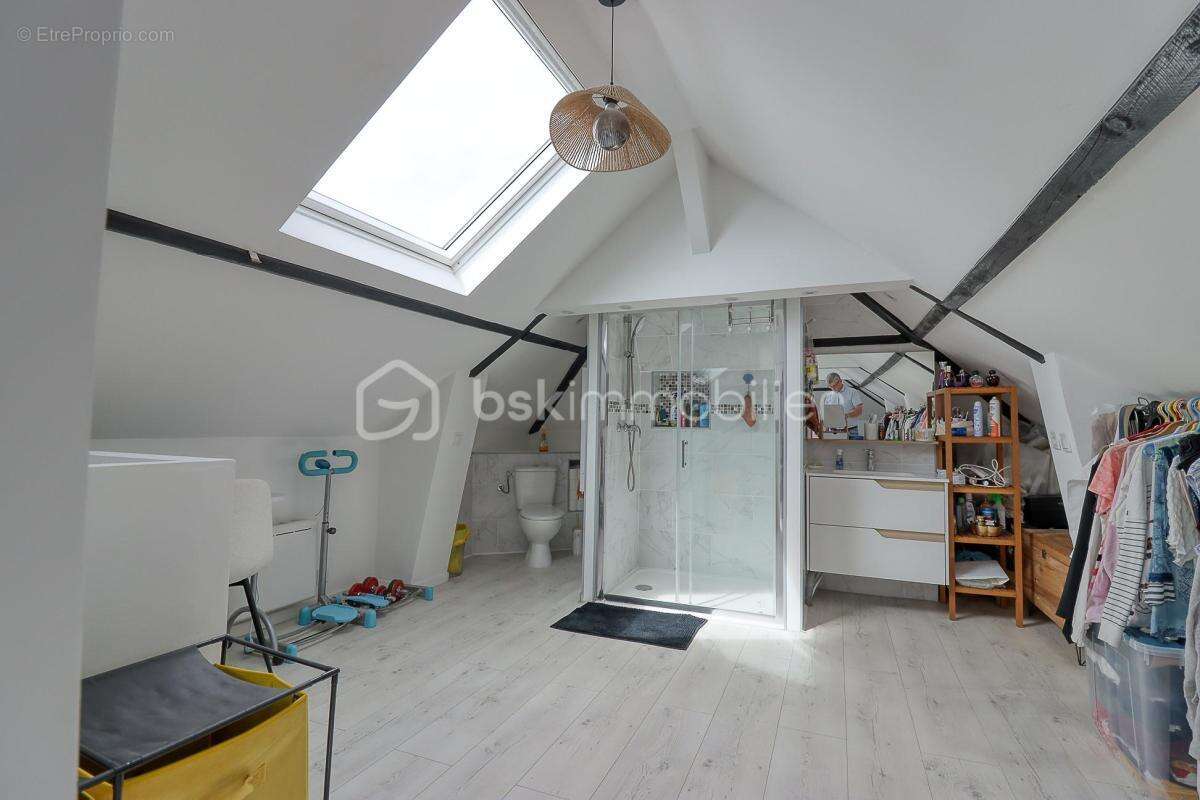 Ensemble Immobilier 178 m²  entiérement rénové : Habitation + Commerce en activité - photo 16