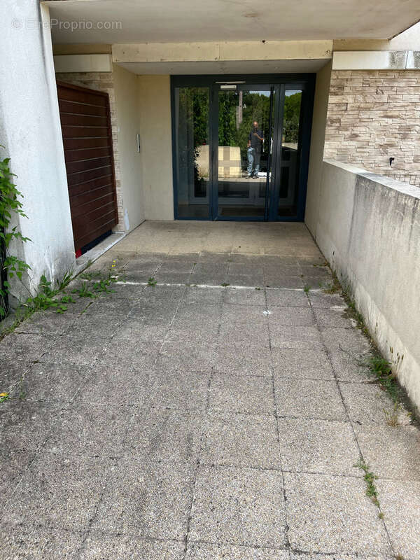 Appartement T4 traversant de 87 m2 avec terrasse, garage et parking   Manosque - photo 3