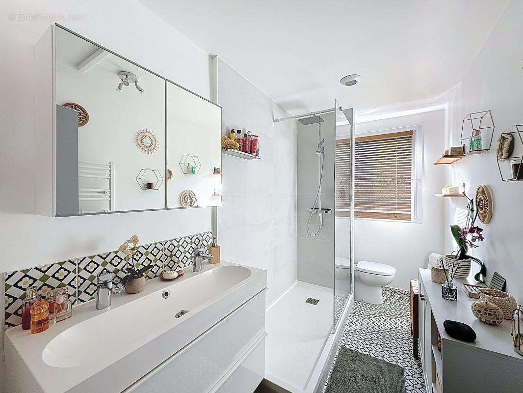 Maison à VOISINS-LE-BRETONNEUX