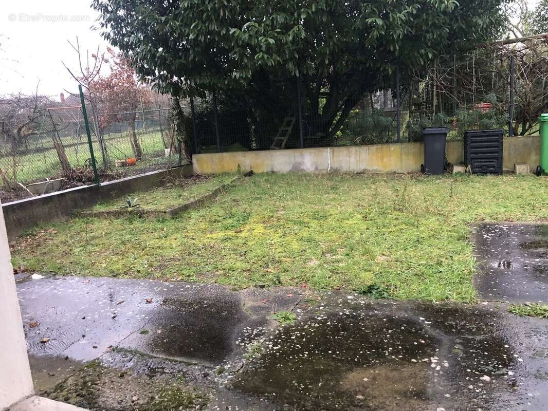 Parking à SARTROUVILLE