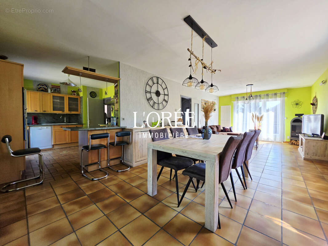 Plain pied individuel - 3 chambres - jardin - sous sol semi complet - photo 4