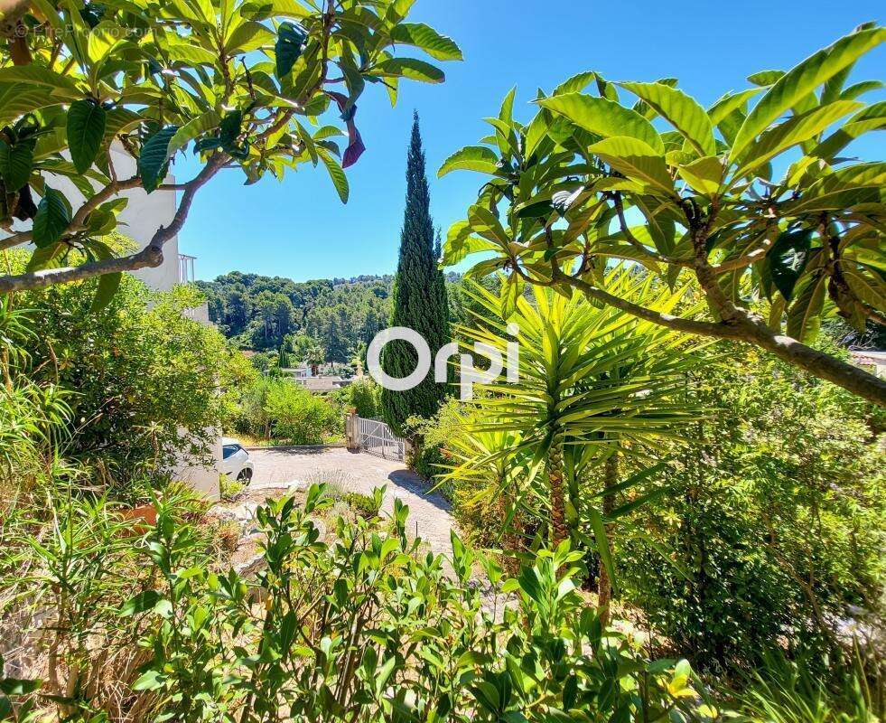Villa d'architecte avec vue dégagée et garage XXL - photo 16