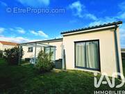 Photo 1 - Maison à MIGNALOUX-BEAUVOIR