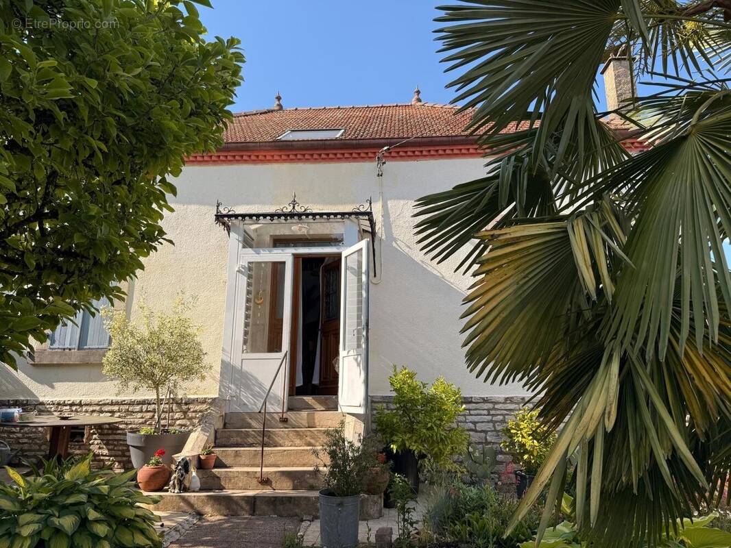 Photo 1 - Maison à ETUZ
