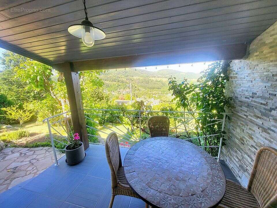 Maison à DESAIGNES