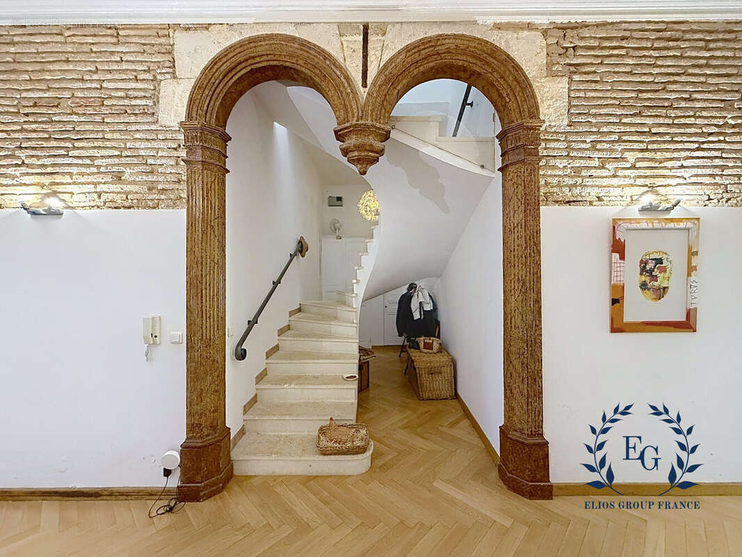 Maison 252 m² à Beauvoisin  - photo 2