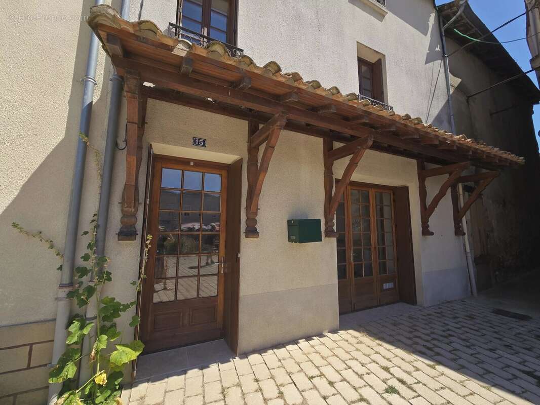 Maison en plein coeur du village - photo 2
