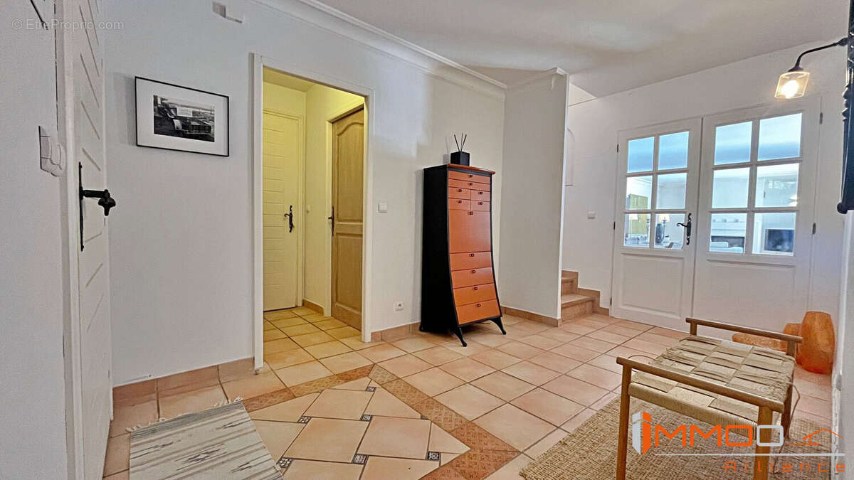 Maison à SAINT-CEZAIRE-SUR-SIAGNE