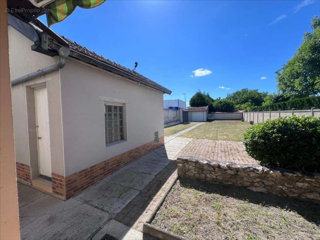 Maison à SAINT-BRICE-COURCELLES