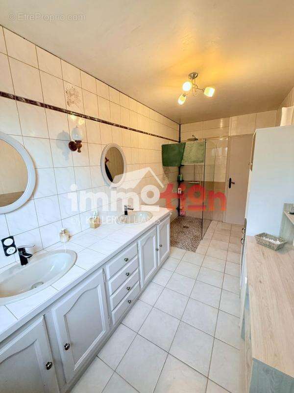 Maison à HUCHENNEVILLE