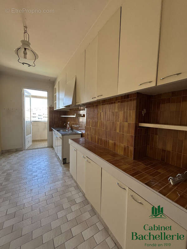 Appartement à MARSEILLE-6E