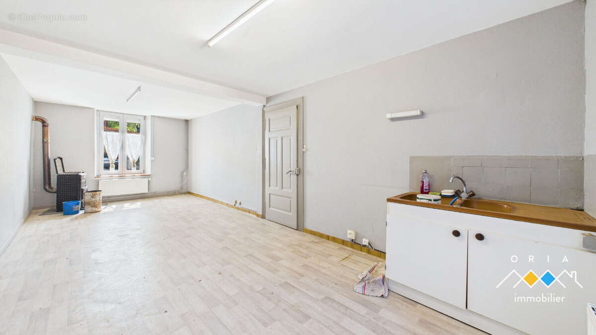 Maison à BEZANGE-LA-GRANDE