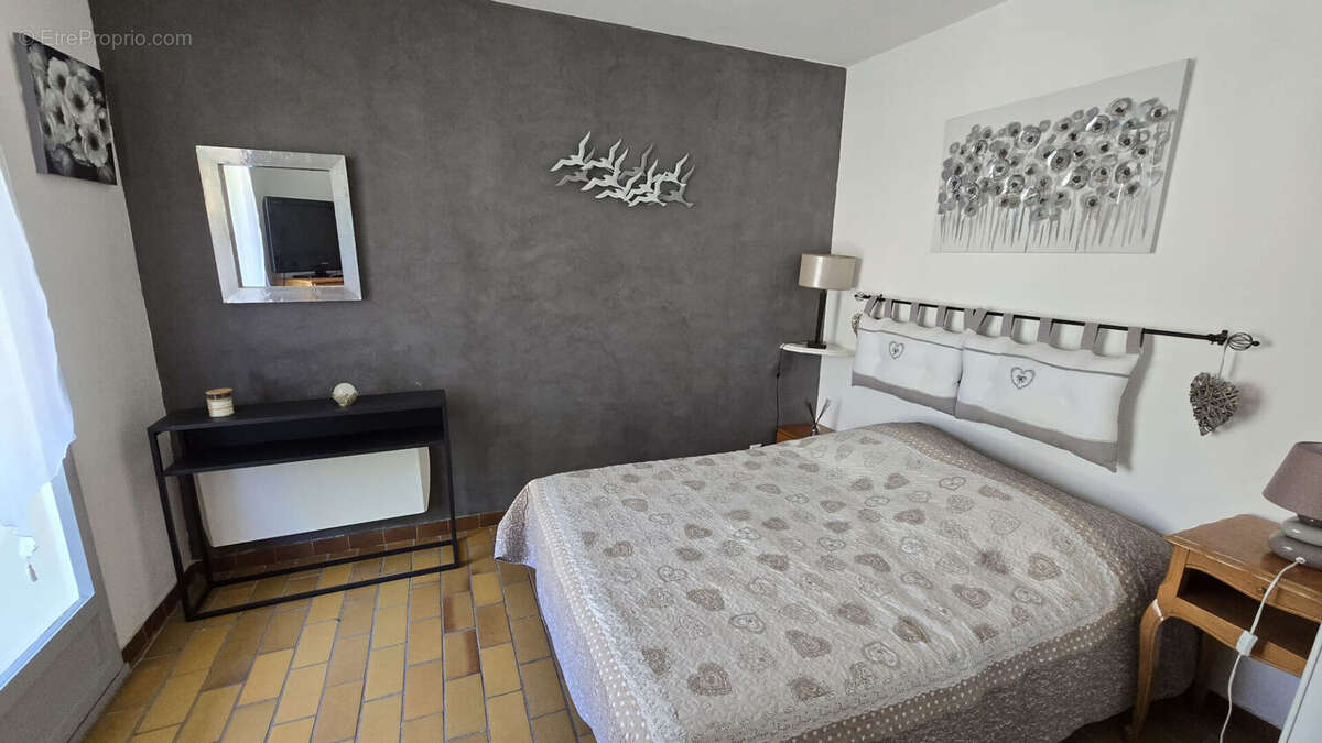 Appartement à SAINT-CYR-SUR-MER