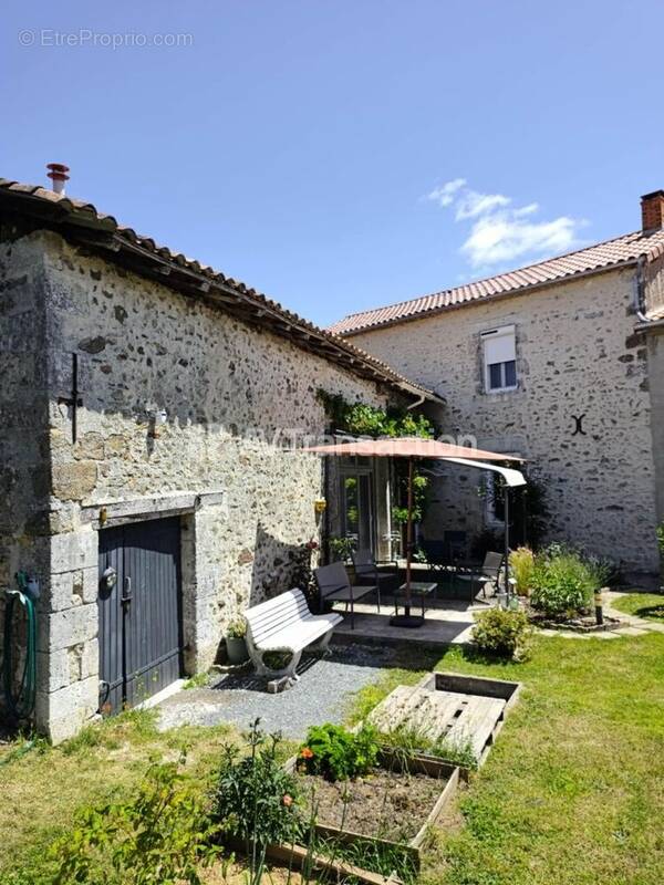 Maison à ROUZEDE
