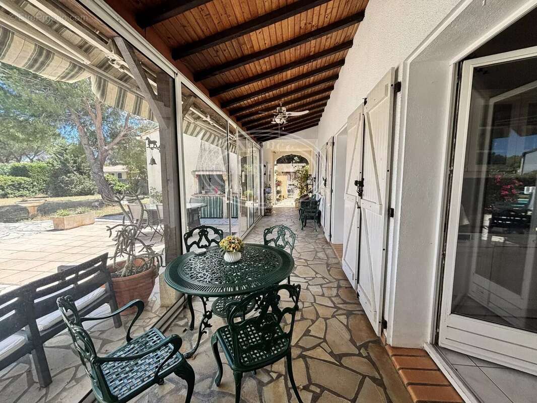 PUICHERIC - Maison de 195 m² env./ TERRAIN de 1411 m² - photo 2