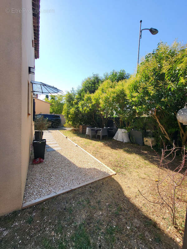 Maison à MORIERES-LES-AVIGNON