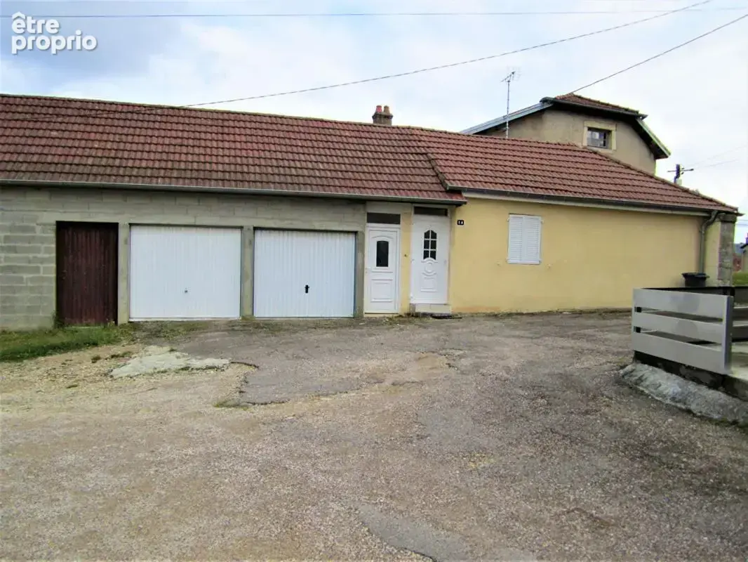 Immeuble de 430 m2 habitables composé de 4 appartements à Vesoul 70000  au prix de 197 900 Euros - photo 5
