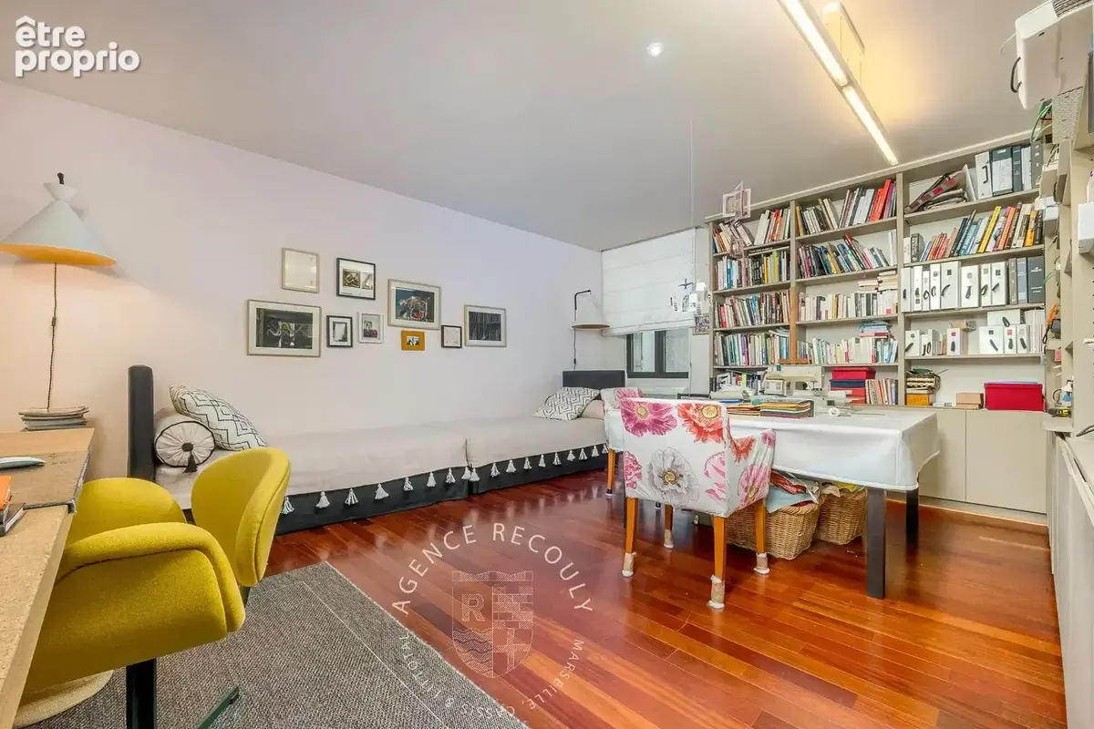13001 Vieux Port / Appartement Type 4  en première ligne - photo 13