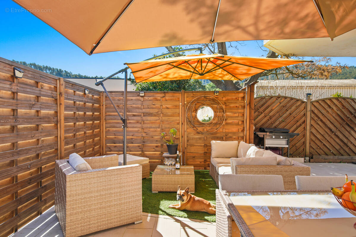 Appartement à HYERES