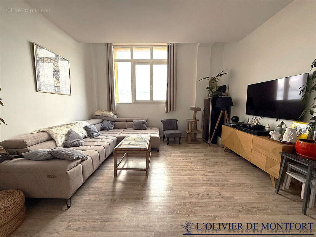 Appartement à HOUDAN