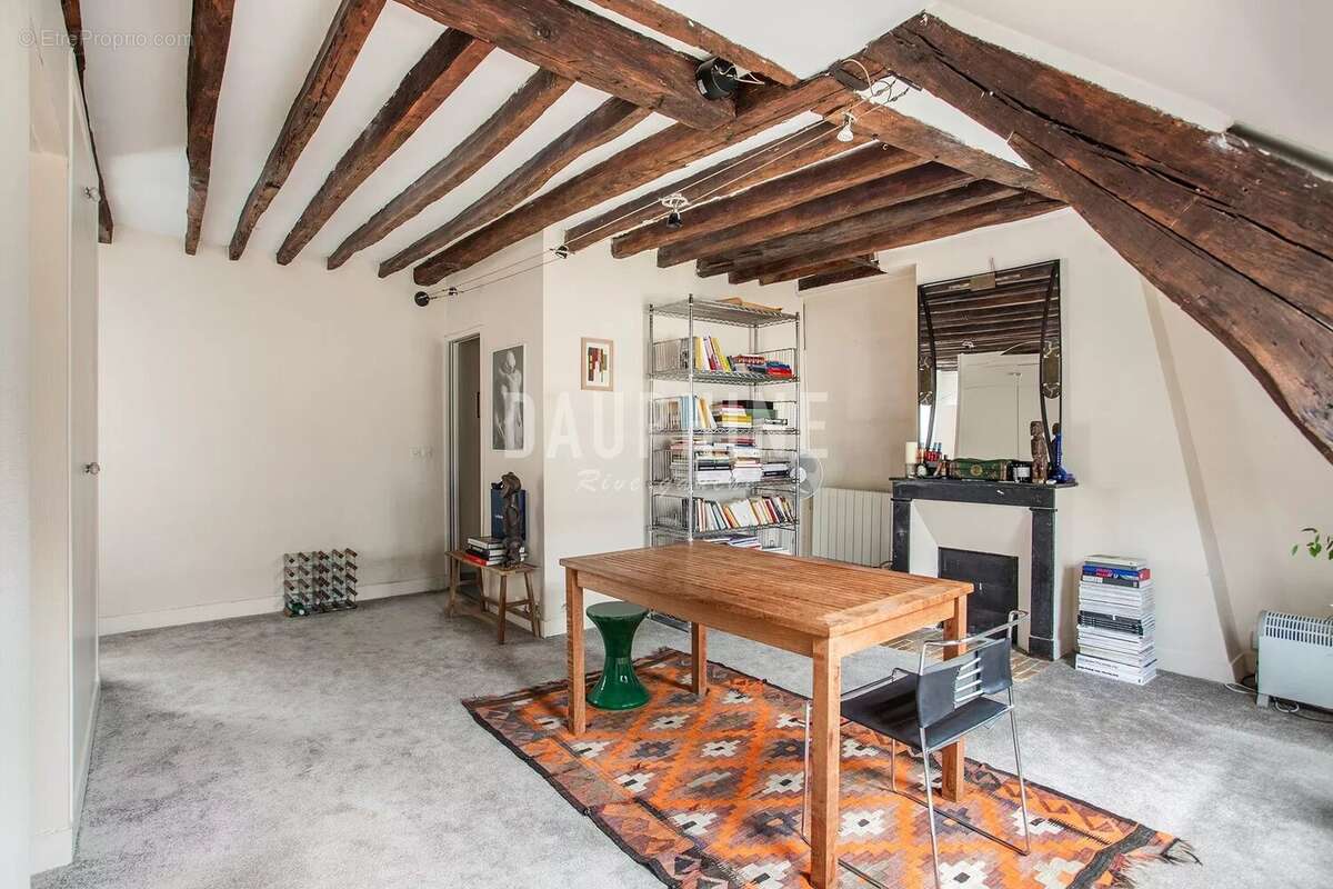 Appartement à PARIS-7E