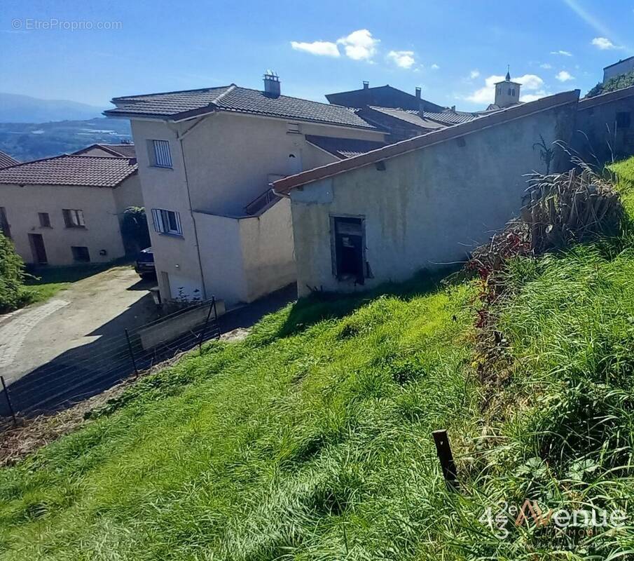 Maison à SAINT-ROMAIN-EN-JAREZ