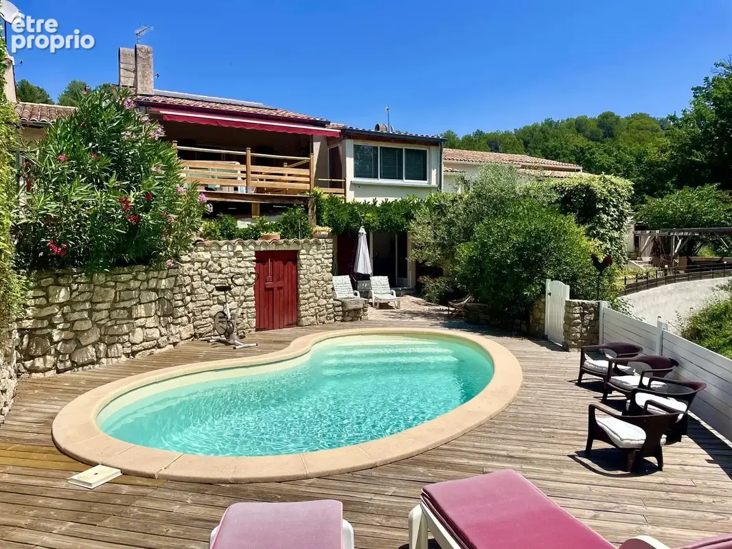 Dickjan POPPEMA d'eXp France vous propose une belle maison avec piscine, 3 chambres et un petite terrain sans vis-à-vis - Maison à PIERREVERT