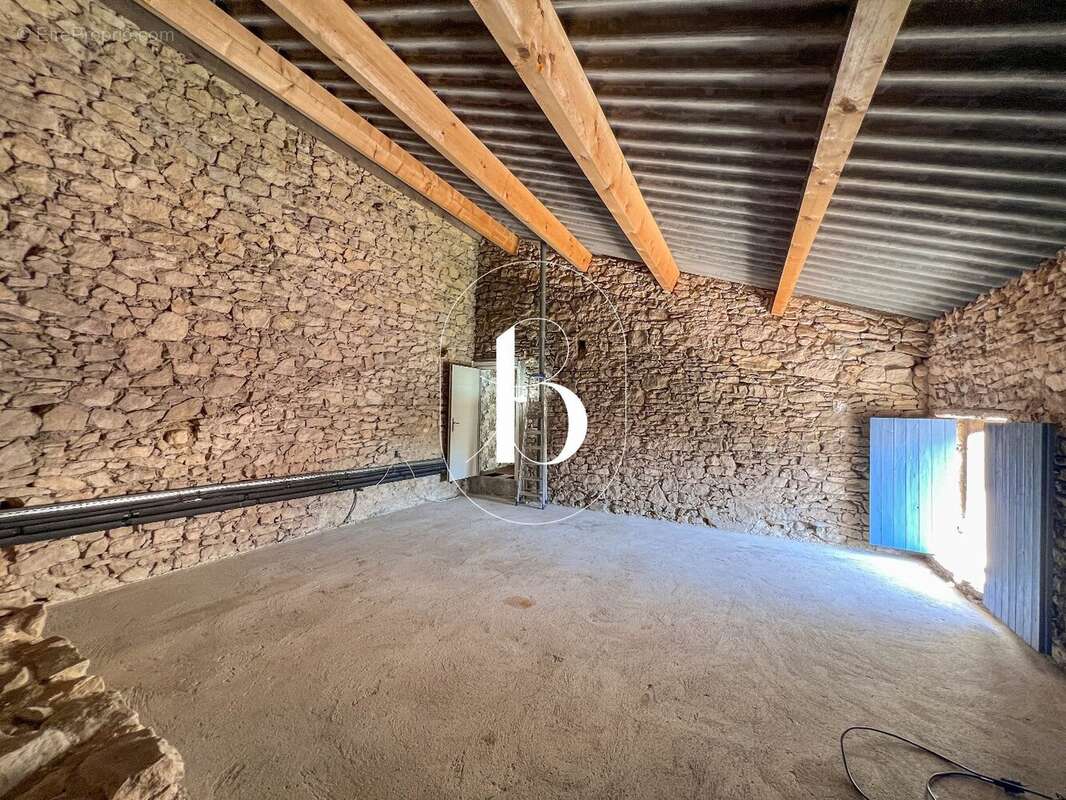 Maison à GOUDARGUES