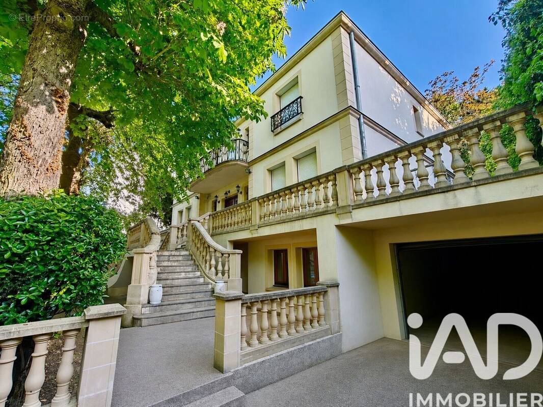 Photo 1 - Maison à SAINT-MAUR-DES-FOSSES