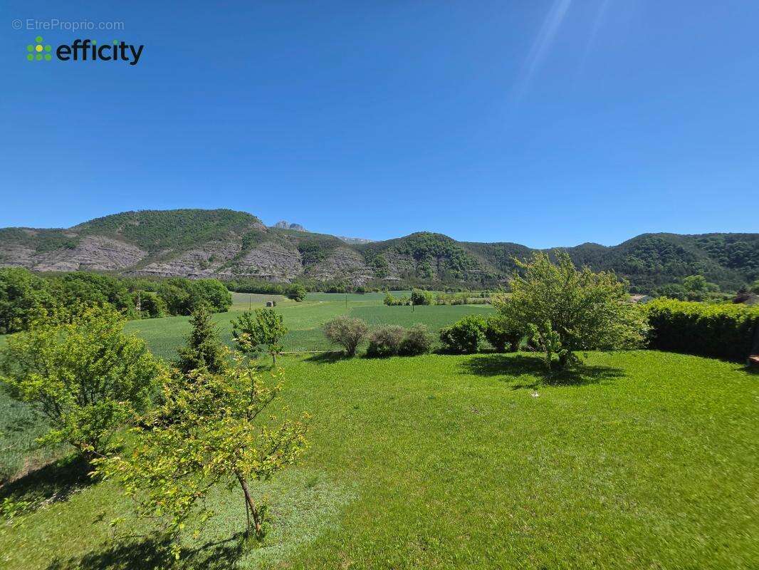 Maison 245 m² à Marcoux  - photo 2