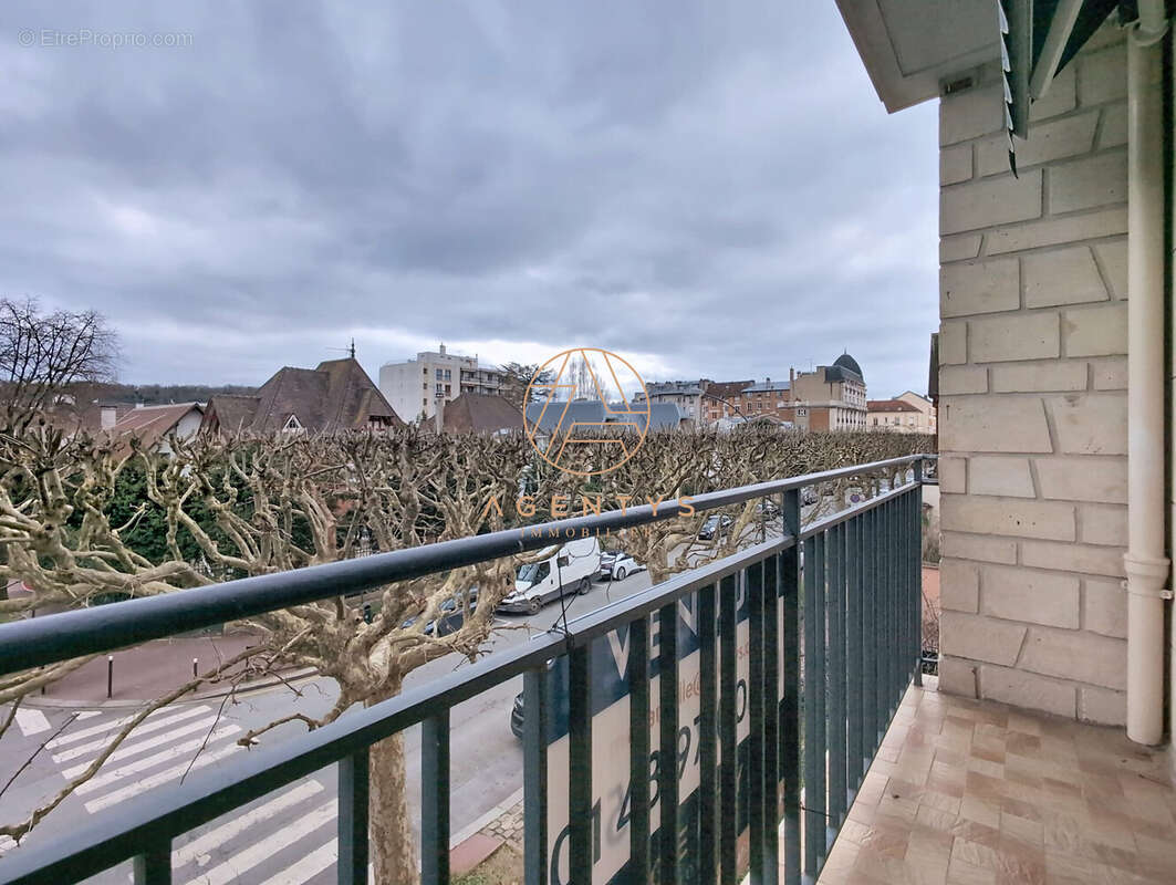 Appartement à SAINT-MAUR-DES-FOSSES