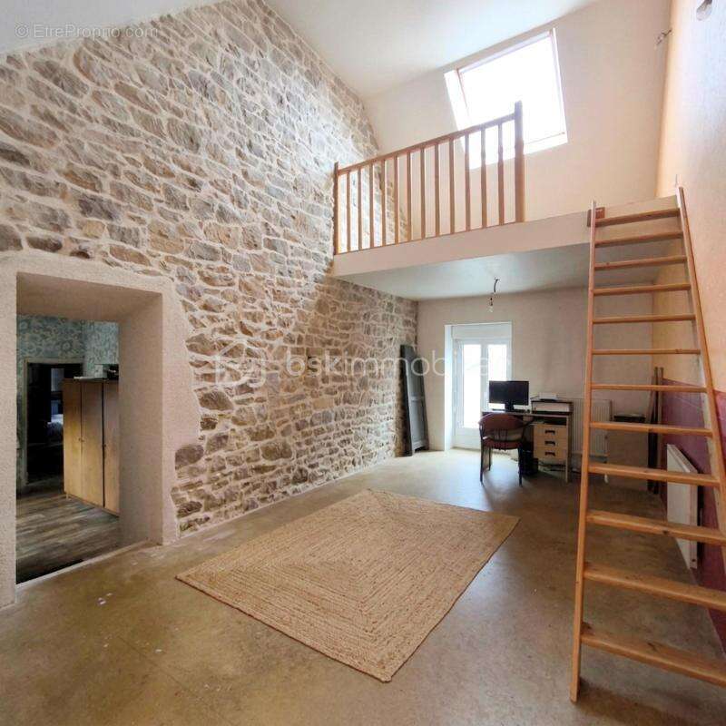 Maison à CHATILLON-EN-VENDELAIS